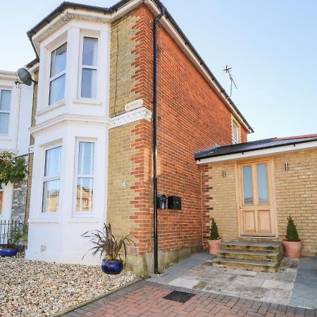 Dovedale Villa Ryde  Exterior photo